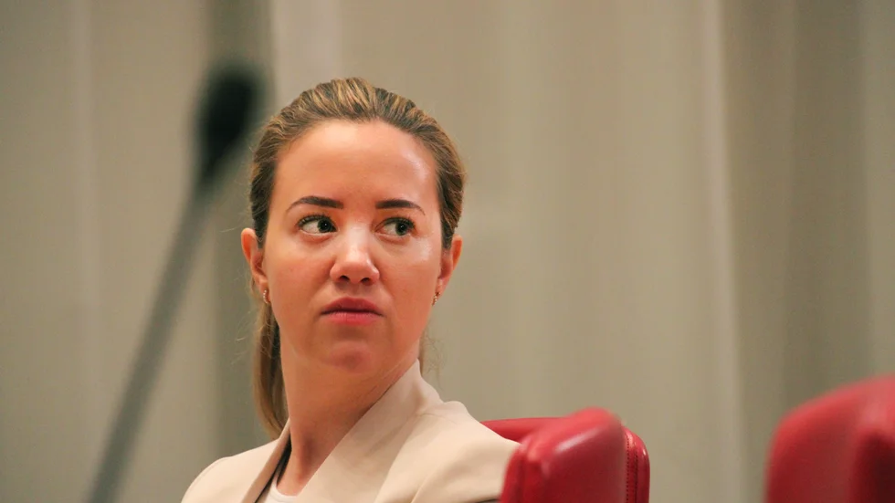 Unga är förövare i större utsträckning än tidigare, enligt Denisé Cassel som är en av skribenterna.