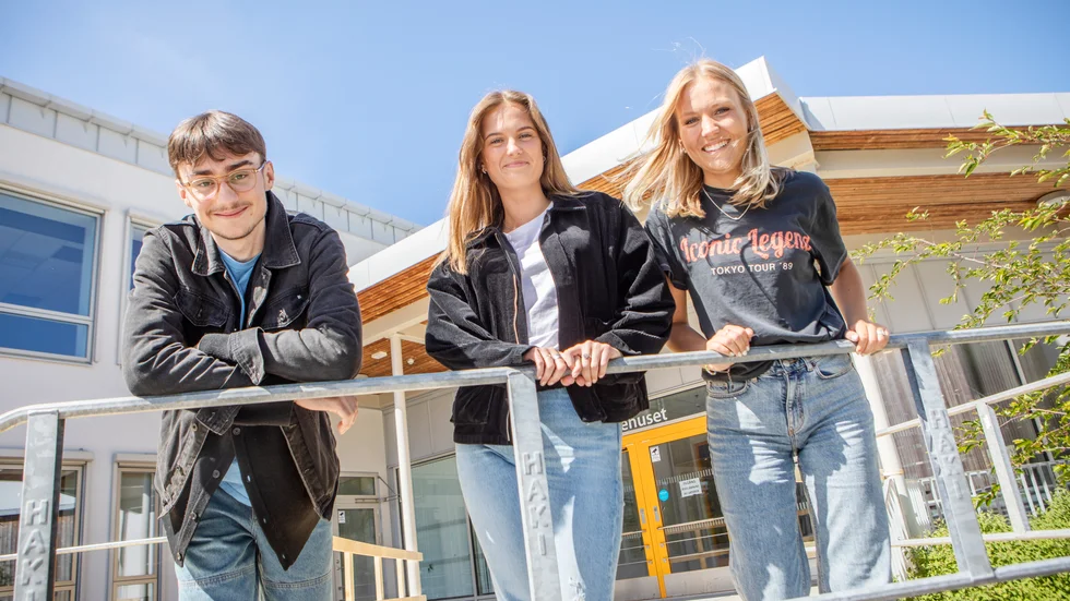 Herman Österholm, Sara Widegren Karlsson och Fanny Ringbom i Ek17b är dagar ifrån studenten.