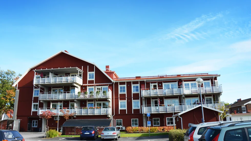 Bland annat de boende i trygghetslägenheterna vid Rosavilla får ordna sin mat från annat håll under en period.