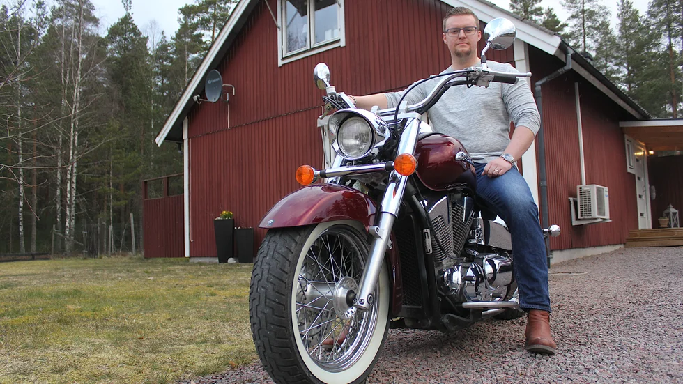 Att ta mc-körkort och skaffa motorcykel var en dröm som Mikael Hedblom gärna ville förverkliga innan 30-årsdagen. Det blev en Honda VTX 1300R och körkortet tog han i höstas.