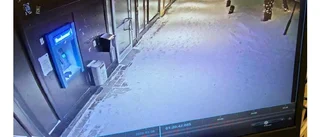 Slogs medvetslös utanför nattklubb