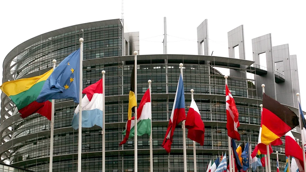 Europaparlamentet förbereder fler åtgärder mot coronaepidemin.