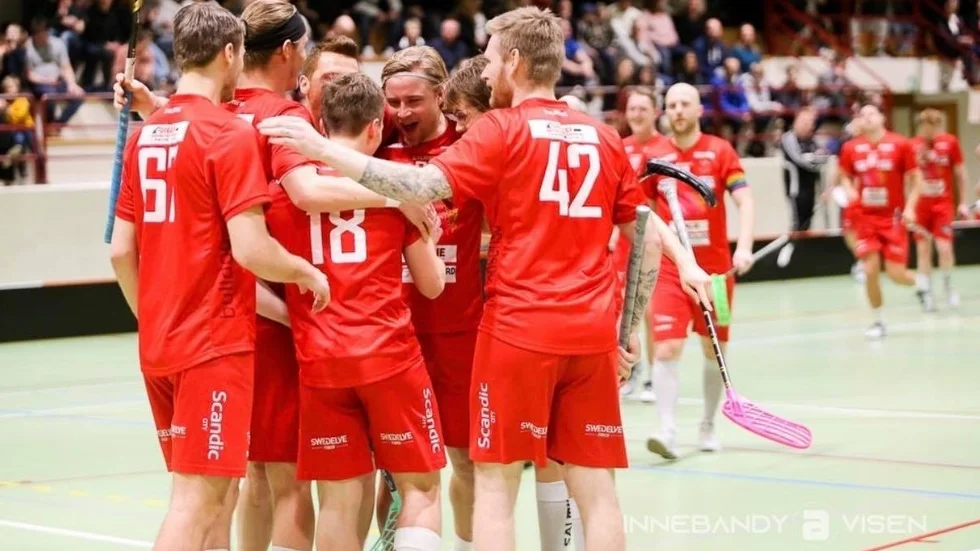 William Larsson blev norsk seriemästare med Greåker innan coronakrisen stoppade det norska slutspelet. Till nästa säsong flyttar nu Larsson hem till Motala och ska spela i ettan med Solfjäderstaden.