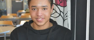 Gymnasieelever delvis tillbaka i skolan 