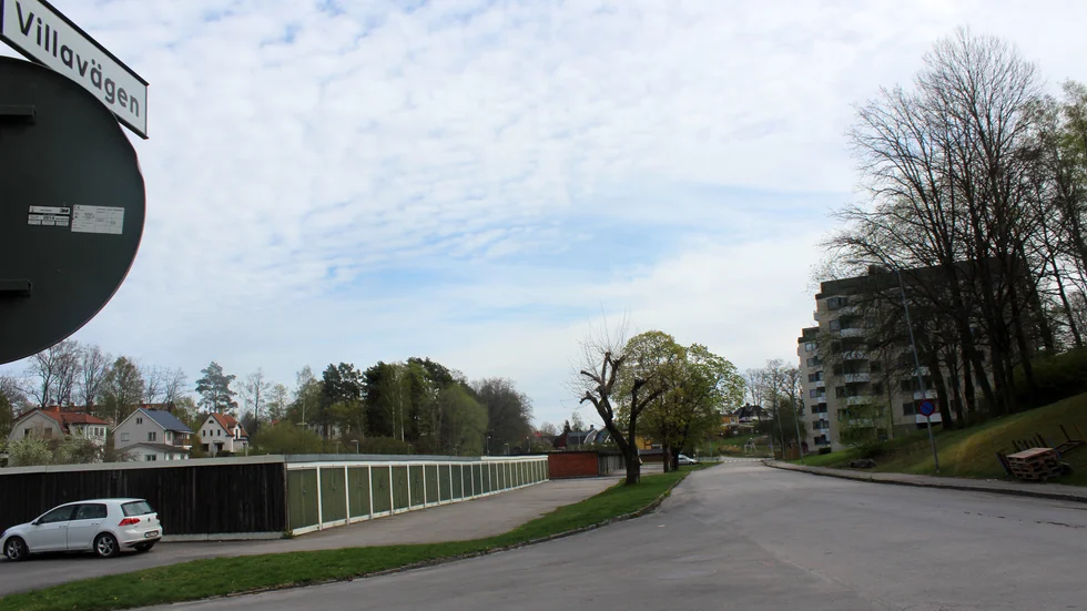 En ny gång- och cykelväg ska anläggas på Villavägen, vid sträckan mellan Lillängens förskola och fram till Norrmalmsvägen.