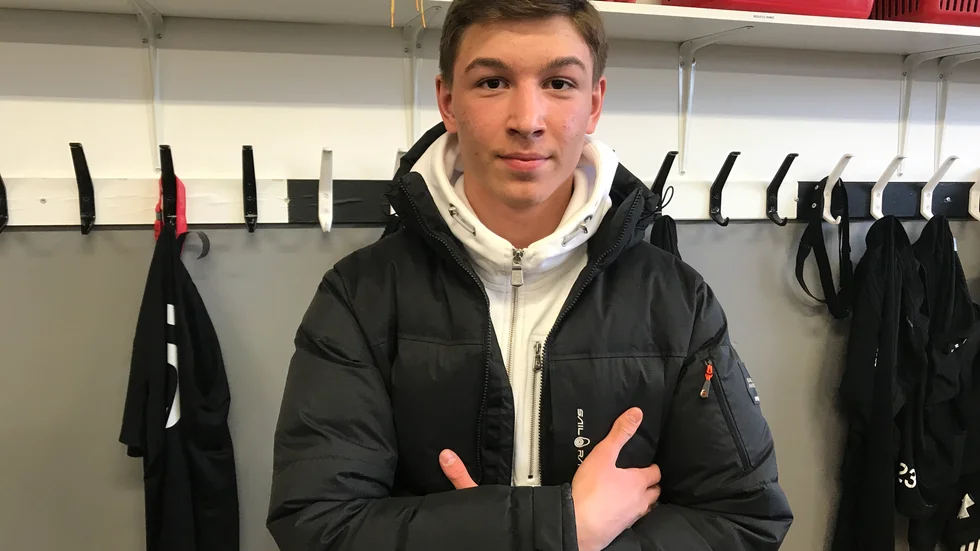 Alem Nezirevic, född 2004, har varit på landslagsläger och sedan i höstas är han med i Motala AIF:s A-trupp. I ettan i år är hans mål att ta en startplats i Maif.