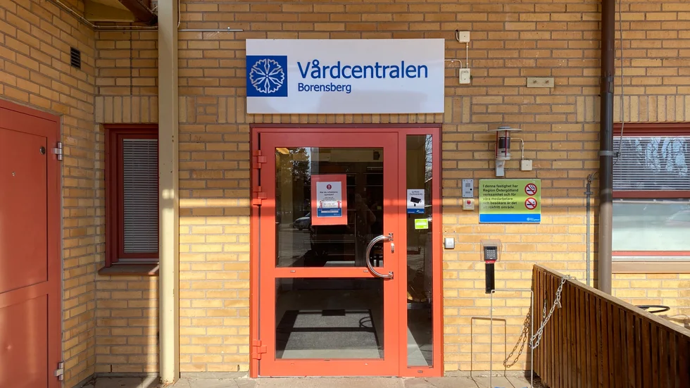 Insändarskribenten sökte för fotvård i Borensberg - fick åka till en annan vårdcentral - i Motala. 