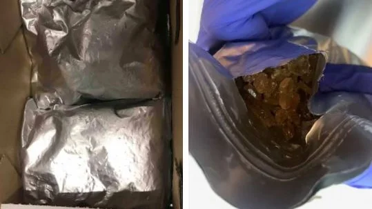 En 25-årig man har åtalats för grov narkotikasmuggling sedan tullen i Malmö hittat närmare två kilo i ett paket. (Bilderna är hämtade ur förundersökningen.) 