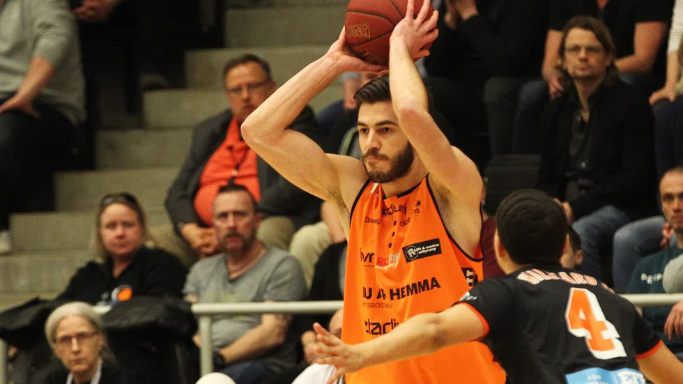 Anes Zekovic får en match till för att slutföra säsongen.