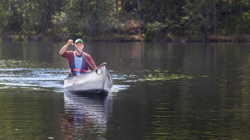 "Den första färden" på ett stilla Glottern ger mersmak för paddling.