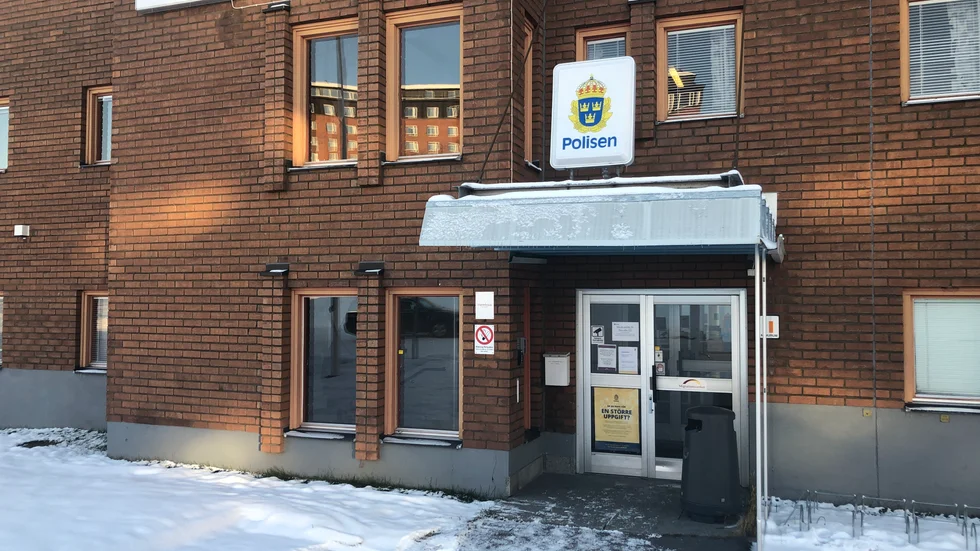 En man i trettioårsåldern är på sannolika skäl anhållen för bland annat olaga frihetsberövande och grov misshandel. 