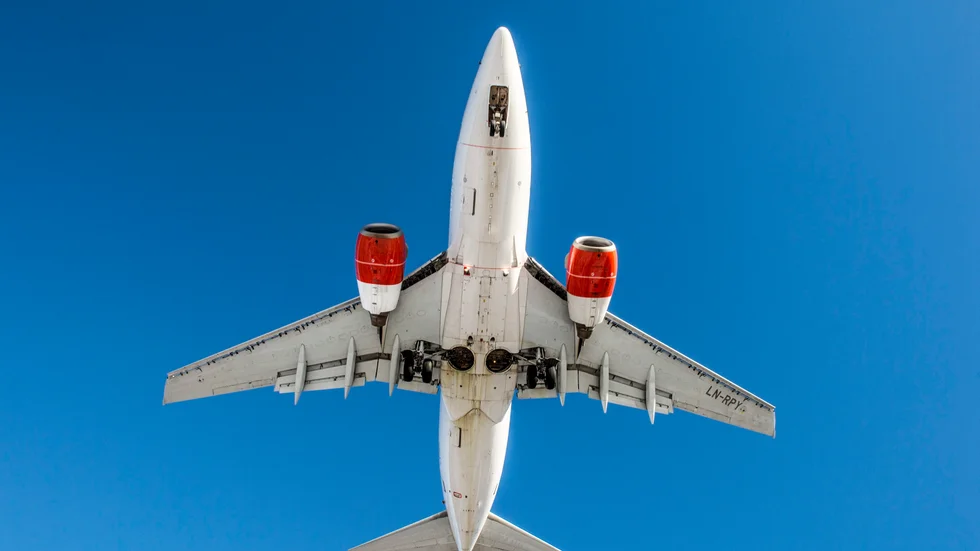 Efter tolv timmar i planet var passagerarna möra.