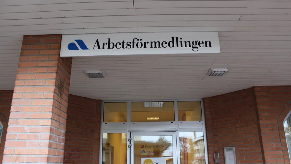 I februari kommer en första lägesrapport om var Arbetsförmedlingen ska ha sin skylt och på sikt.