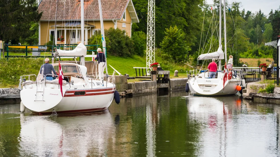 Göta kanal ska anställa hundra slussvärdar till sommaren.