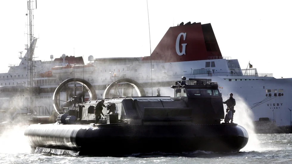 Visby hamn blir en trång sektor, när  Försvarsmakten och andra ska samsas om in- och utpassering.