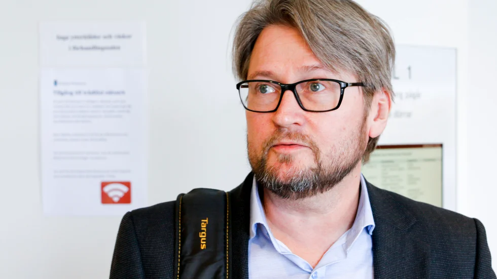Chefsåklagare Thomas Ennefors hade åtalat tre personer för penningtvättsbrott. Två fälldes och en friades.