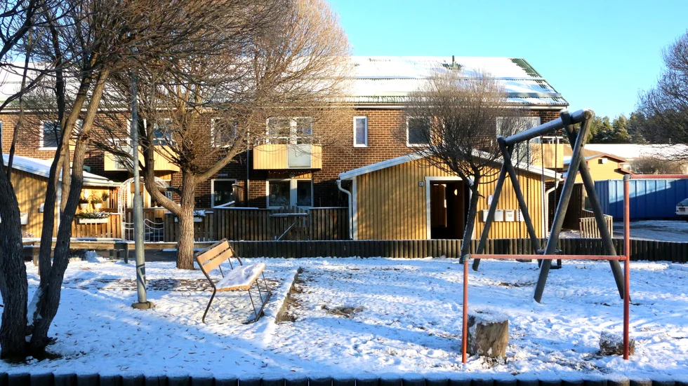 Insändarskribenten Annelund upprörs över hyreshöjningar på området.