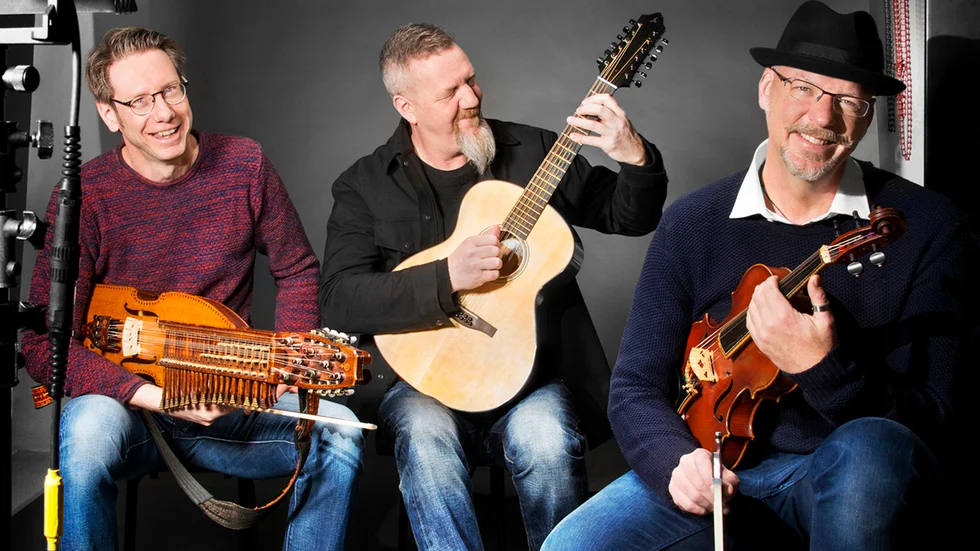 30-årsjubilerande folkmusikgruppen Väsen får pris från Musikaliska akademien.