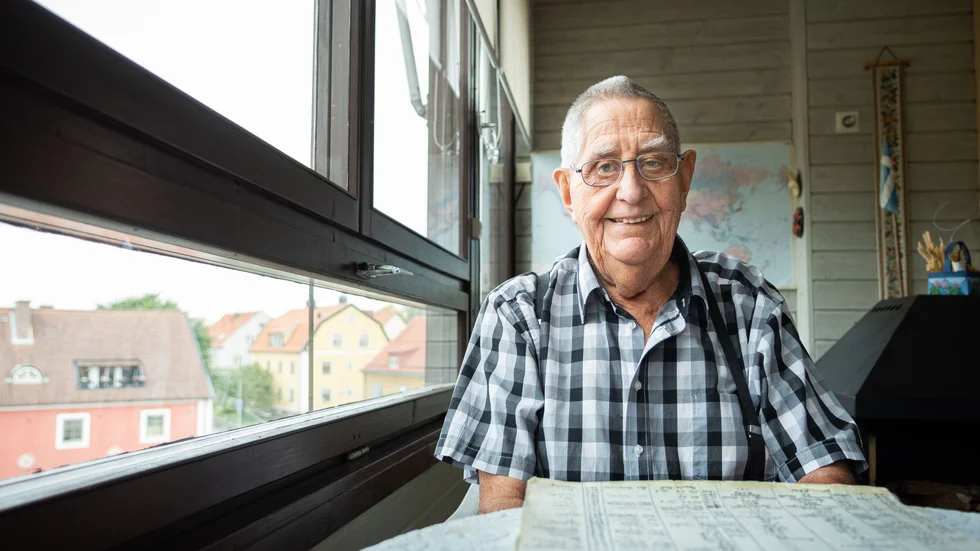 Sven Gunnar Axelsson har fört flygdagbok ända sedan 1943 då han började som springpojke på Flygförvaltningens försökscentral.