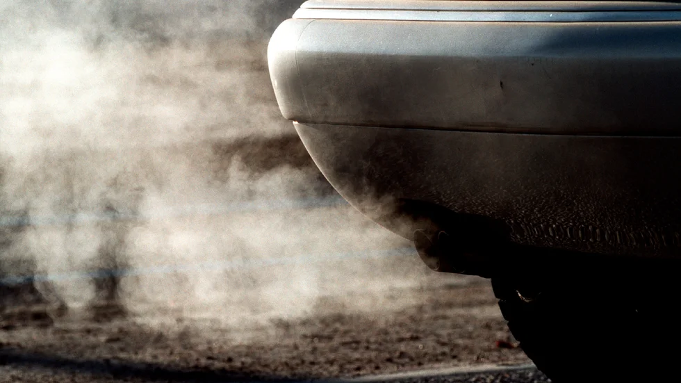 Bilen lät väldigt högt när den startades. Katalysatorn visade sig vara stulen.