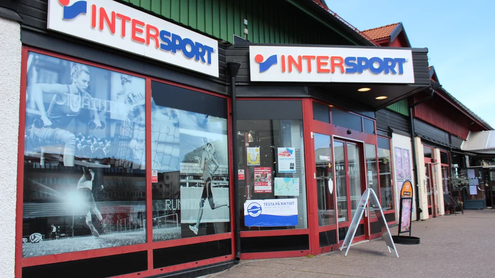 Intersport Sverige ansöker om företagsrekonstruktion till följd av coronakrisen. Bolaget har i dag drygt 100 butiker i landet. Rekonstruktionen omfattar även I-Sport Retail AB och Löplabbetgruppen AB.