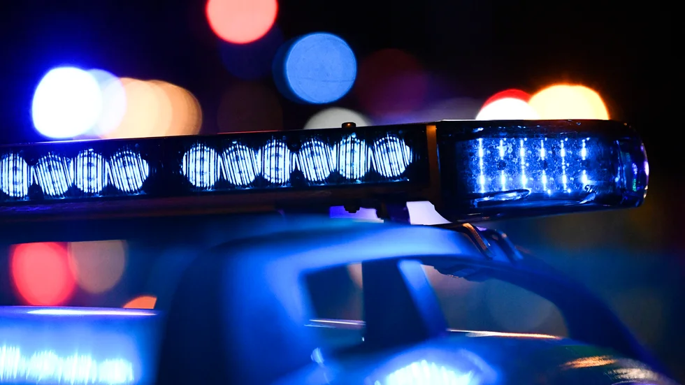 Först efter att mannen krockat med ett träd och försökt fly till fots kunde polisen få fatt på honom. Arkivbild.