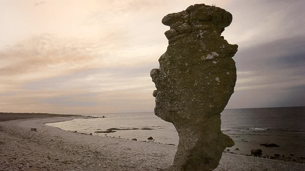 Skylta på gotländska så att turisterna begriper att de är på Gotland, tycker insändarskribenten.