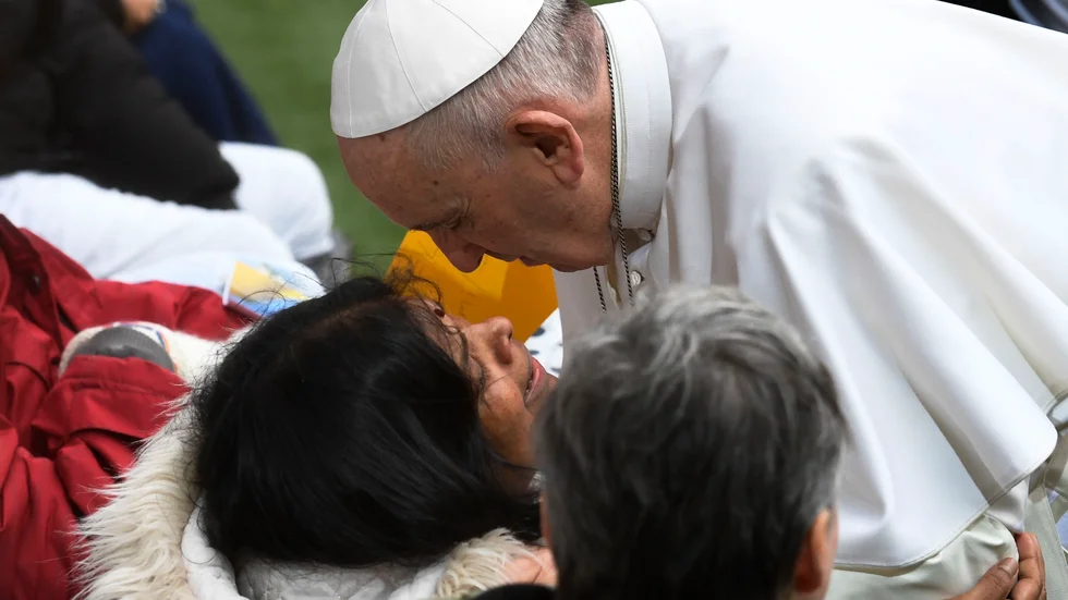 Påve Franciskus värnar om utsatta människor och vill minska investeringar i vapenindustrin. Arkivbild.