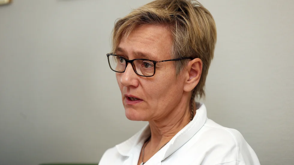 Katri Nieminen, verksamhetschef för Kvinnokliniken på Vrinnevisjukhuset, säger att ledningen tar lärdom och kommer att involvera de fackliga tidigare i fortsättningen.