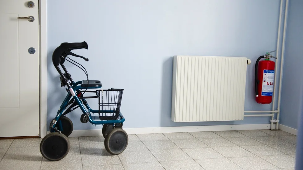 Äldre och ensamboende är överrepresenterade i statistiken över omkomna och skadade i bostadsbränder, med den gemensamma nämnaren att de har begränsad förmåga att agera vid en brand.