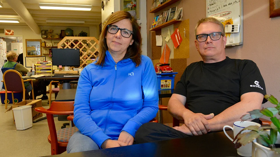 Christel Eriksson och Mats Boström arbetar med att hjälpa människor som står långt ifrån arbetsmarknaden. Att försämra tryggheten är inte något framgångsrecept, tycker de.