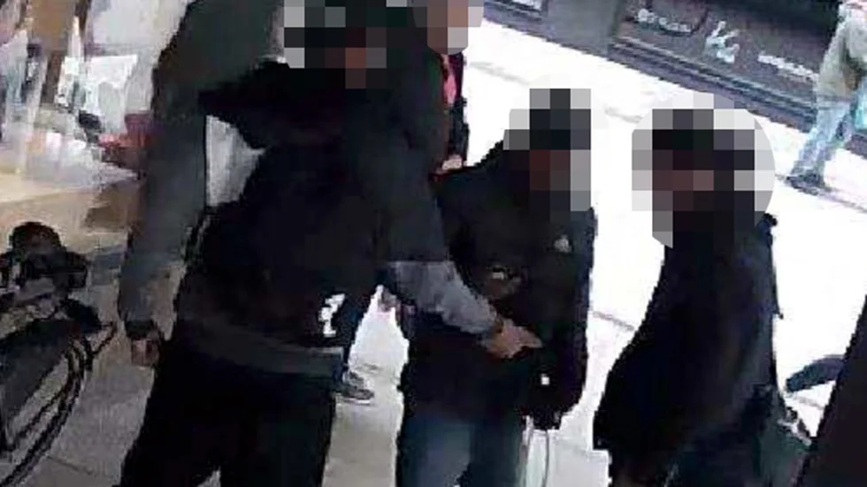 Händelsen i fjol i centrala Skellefteå var ett olaga tvång, ansåg tingsrätten – men nu bedöms brottet annorlunda av hovrätten.