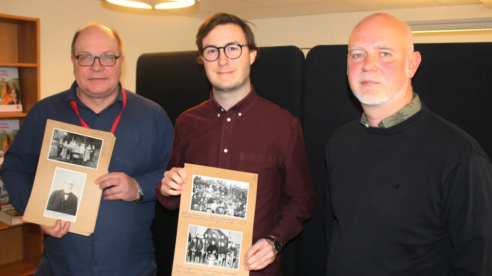 Finspångs kommun scannar just nu in massor av bilder, för att underlätta släkt- och hembygdsforskning. Bakom jobbet står bland annat Urban Larsson, Clayton Thållén Dial och Robert Davidsson.