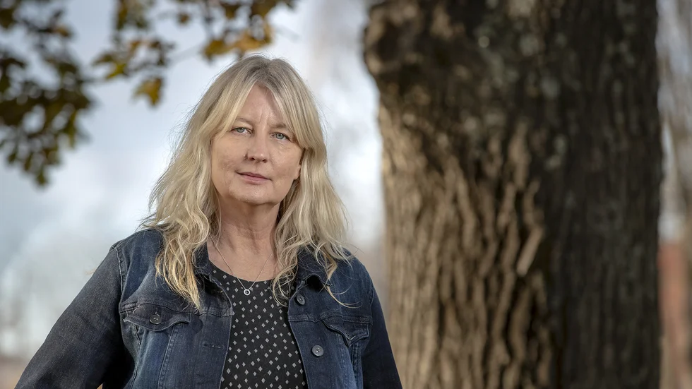 Karin Smirnoff avslutar trilogin om janakippo, men ”Sen for jag hem” blir lite ojämn, tycker recensenten Jan Bergsten.