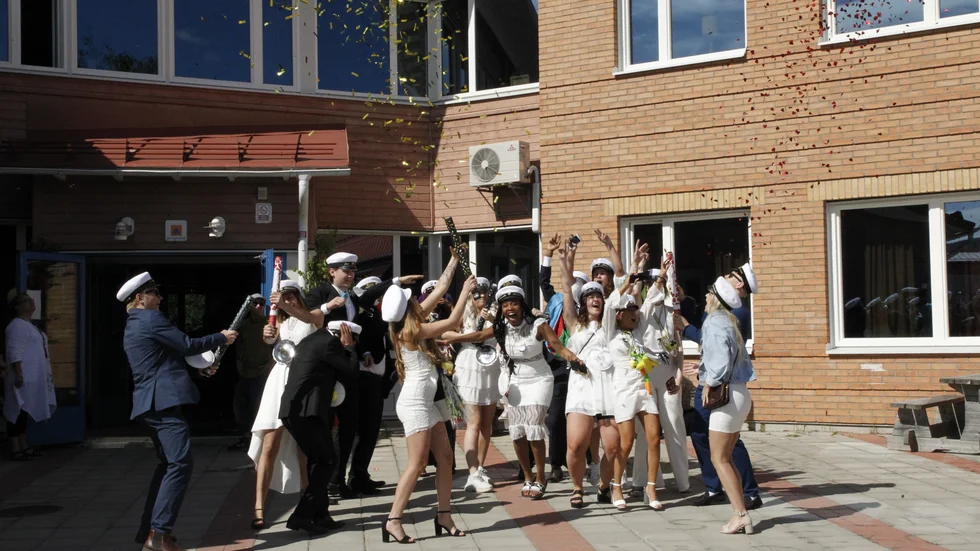Utspringet från gymnasiet är en tradition många vill bevara. Coronaviruset kunde satt stopp för det även i Älvsbyn men man har hittat ett sätt att genomföra det på ett säkert sätt.