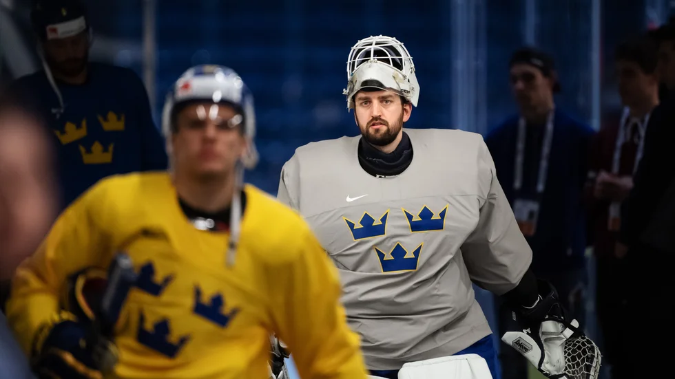 Jhonas Enroth är klar för Örebro.
