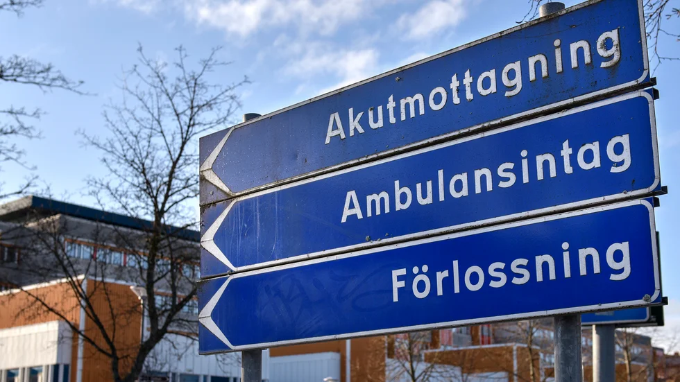 Flickan fördes till Mälarsjukhuset för kontroll, men tros inte ha skadats mer än lindrigt.