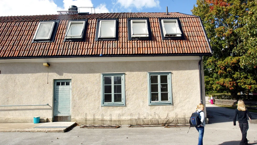 Vänge skola är så sliten att det är svårt att städa, det visar en inspektion som miljö- och hälsoskyddsenheten har gjort.