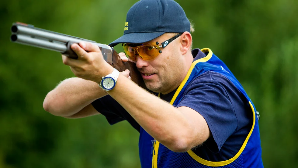 Fredrik Larsson från Vadstena blev svensk mästare i veteranklass i SM i skeet, med tangerat svenskt rekord.