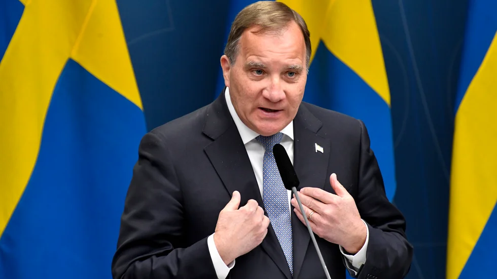 Stefan Löfven (S) får koppla upp sig via länk i EU:s toppmöte på midsommarafton. Arkivbild.