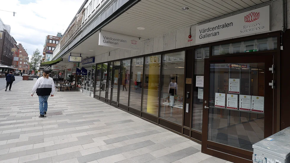 När de privata vaccinationscentralerna stänger kommer det att gå att vaccinera sig på många vårdcentraler runtom i länet
