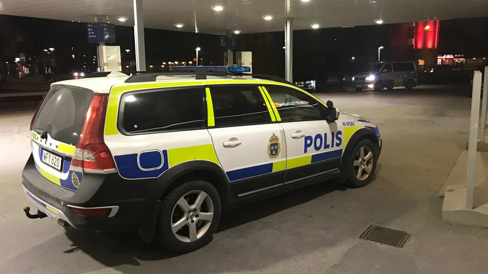 OKQ8-macken i Fröslunda utsattes för ett väpnat rån på torsdagskvällen.