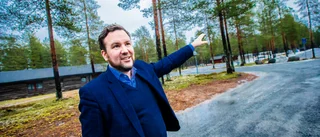 Skilda världar för Tobias Lindfors