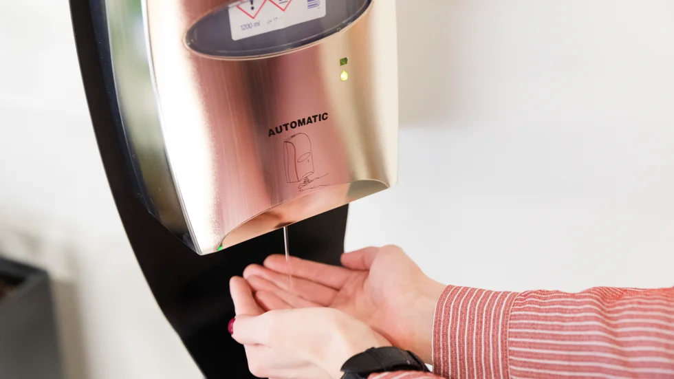 Handspritsautomat.