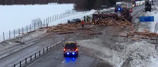 Olycka med timmerbil orsakade stopp på E4