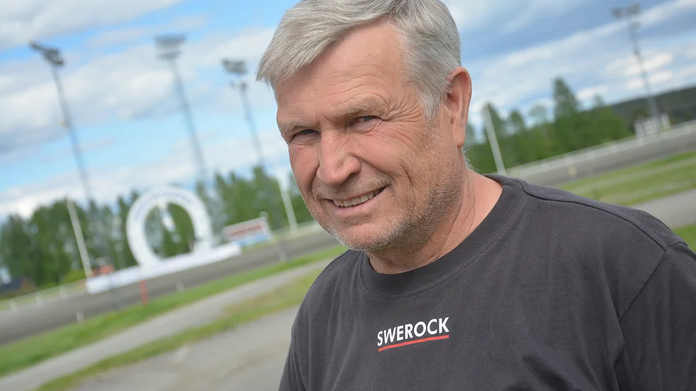 På lördag lämnar Mats Englund jobbet som banskötare på Bodentravet. ”Hoppas banan blir bra och vädret är fint. Då kommer jag att vara himla nöjd", säger han.