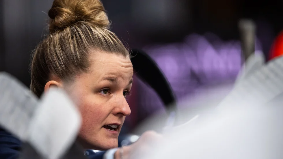 Madeleine Östling basar för unga damkronor.
