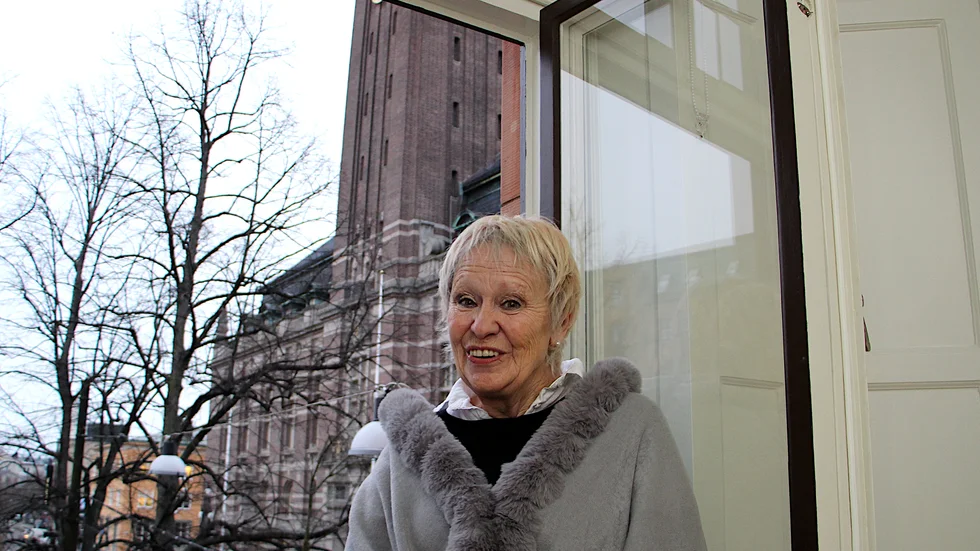 Inger Hansson har skrivit novellen "Mitt nya hem". Hennes novell är en av tre bidrag som juryn valt att lyfta fram lite särskilt bland de cirka 80 alster som sändes in till Norrköpings kommuns tvälig på temat "Äldreomsrog 2043".