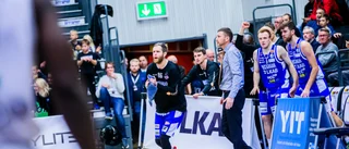 Folkdräkter från olika länder visades upp