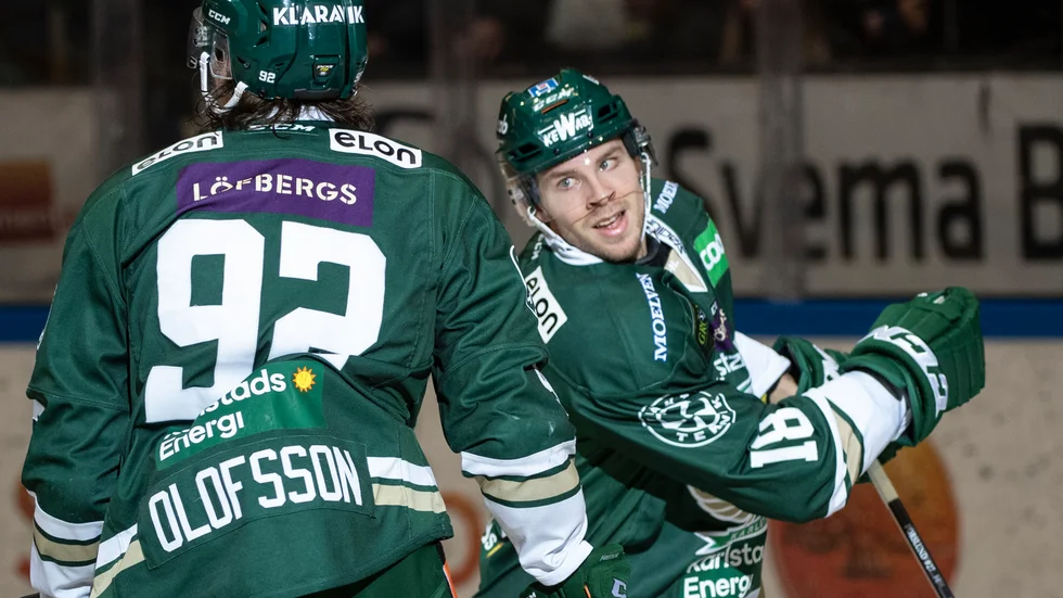 Emil Forslund, här i Färjestads matchtröja, har skrivit på för två år i Växjö. Arkivbild.